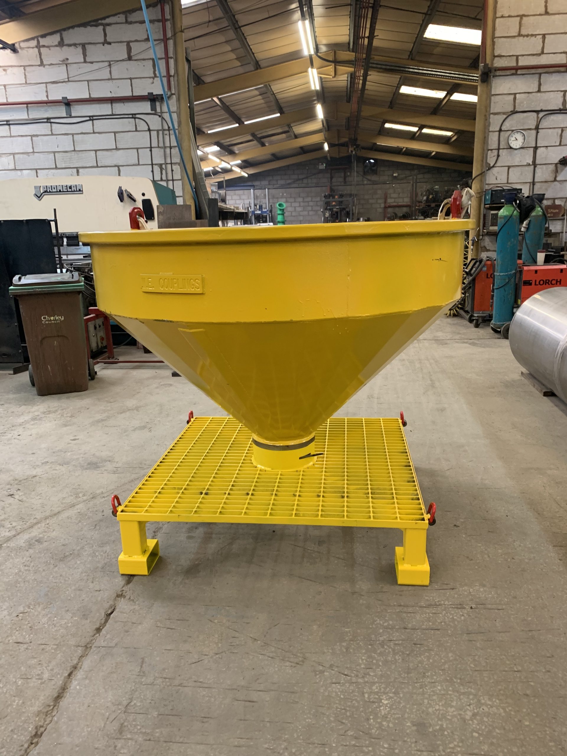 CONCRETE PLACEMENT HOPPER